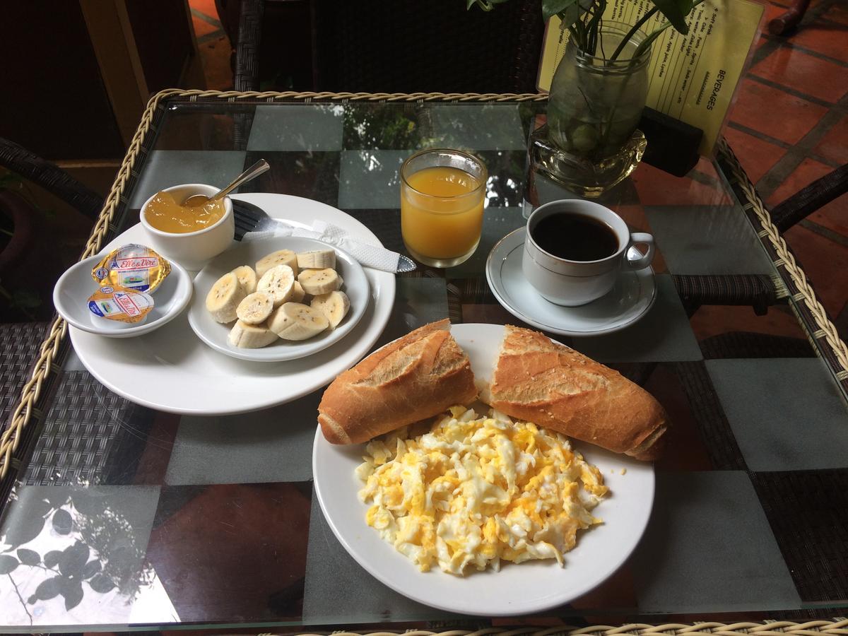 Alibi Guesthouse Пном Пен Екстериор снимка