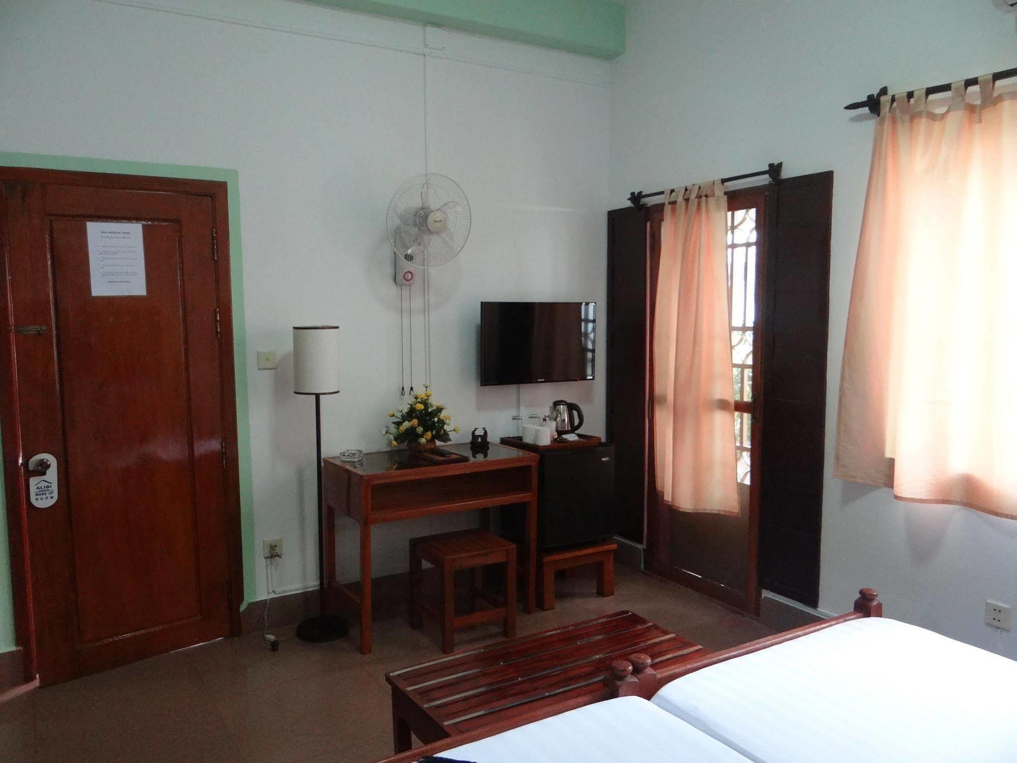 Alibi Guesthouse Пном Пен Екстериор снимка