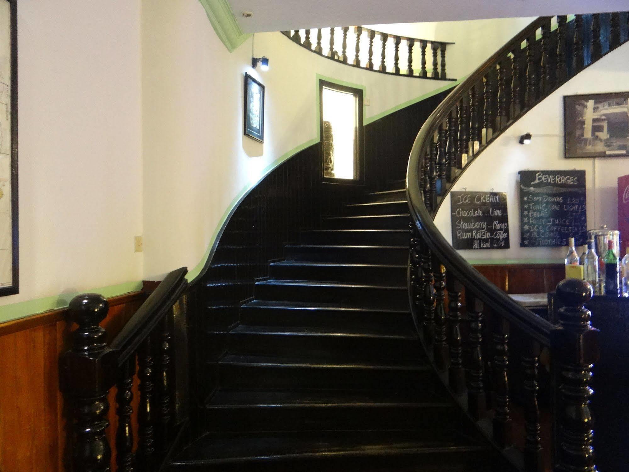 Alibi Guesthouse Пном Пен Екстериор снимка