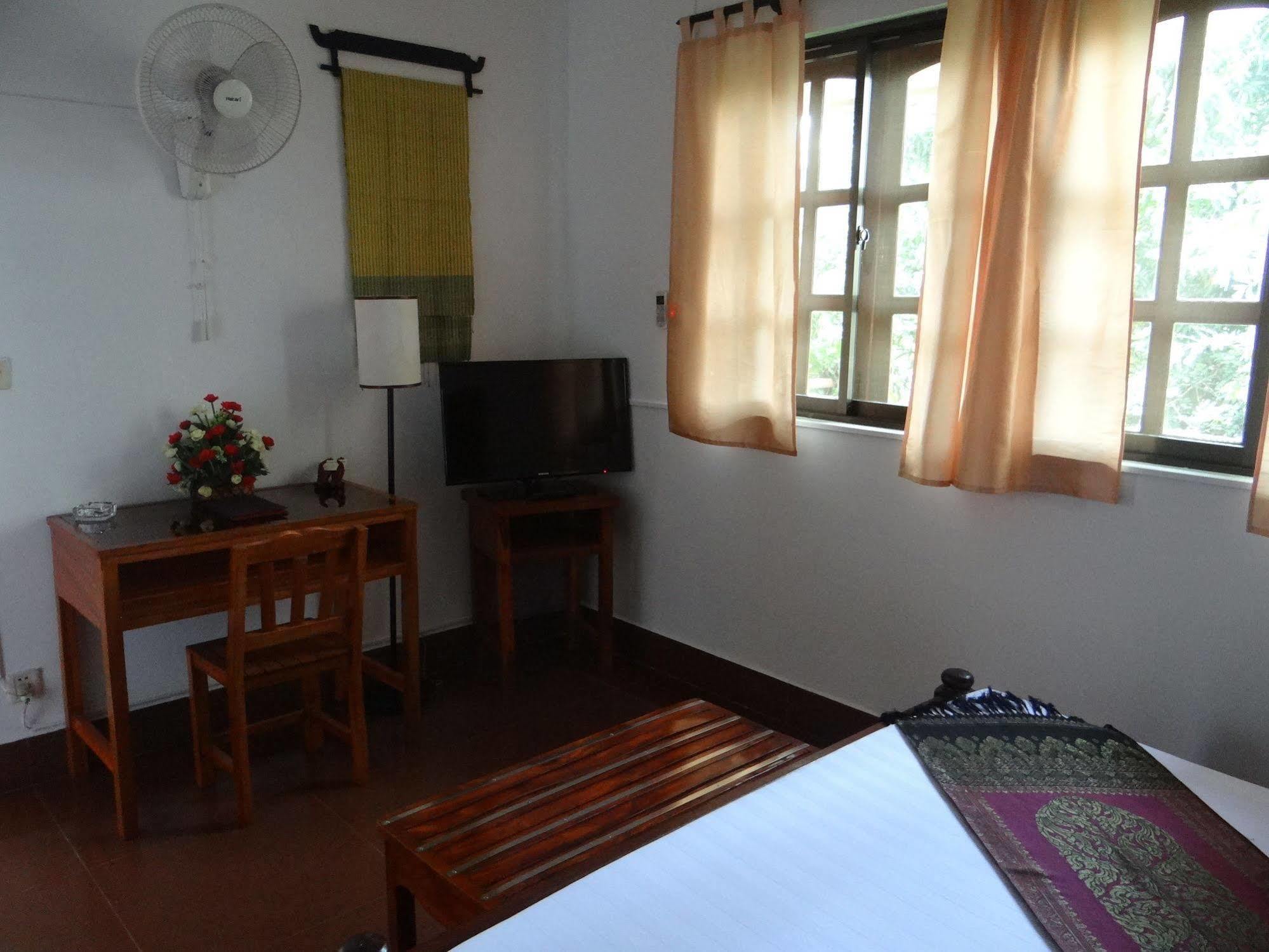 Alibi Guesthouse Пном Пен Екстериор снимка