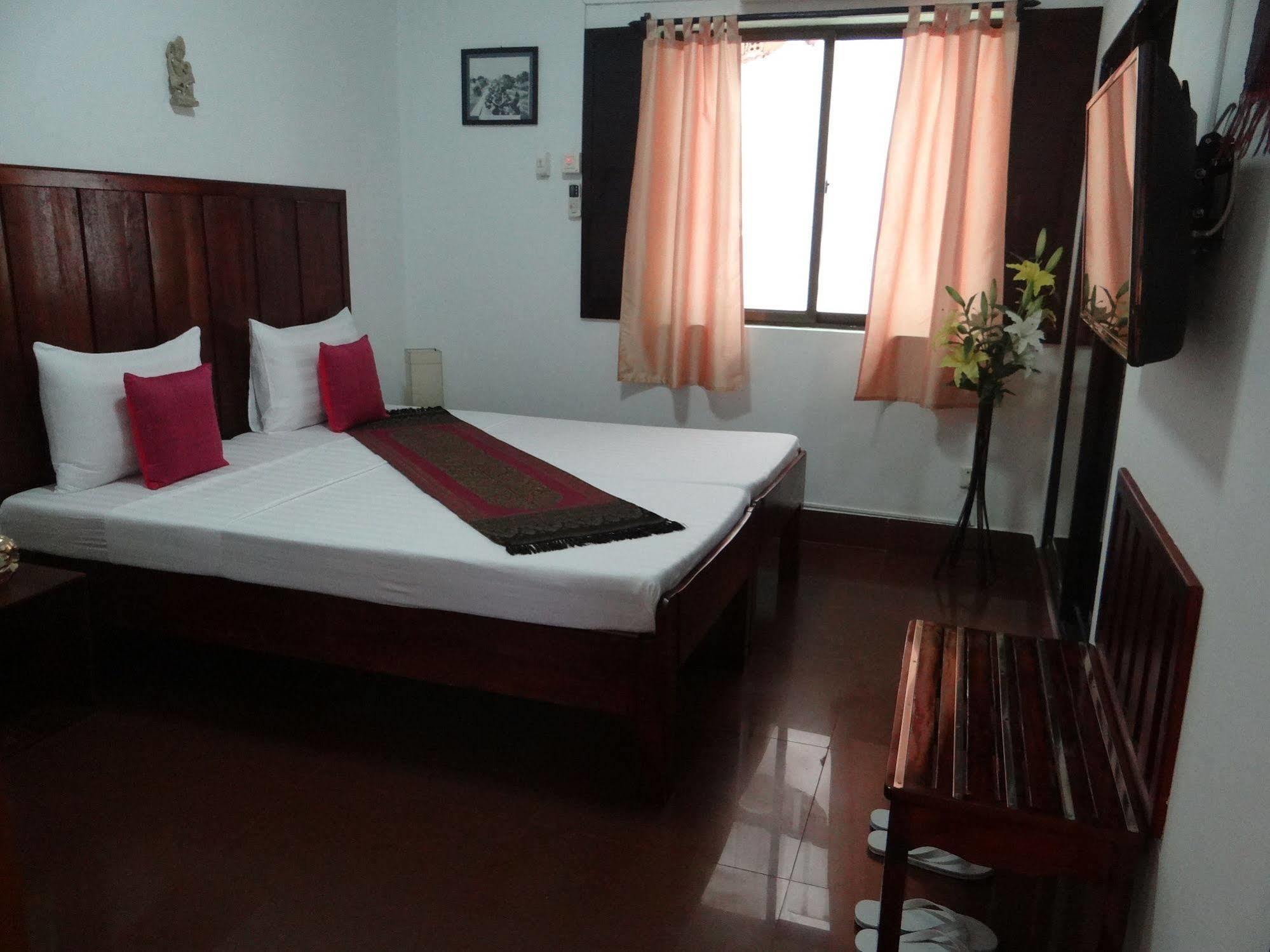 Alibi Guesthouse Пном Пен Екстериор снимка