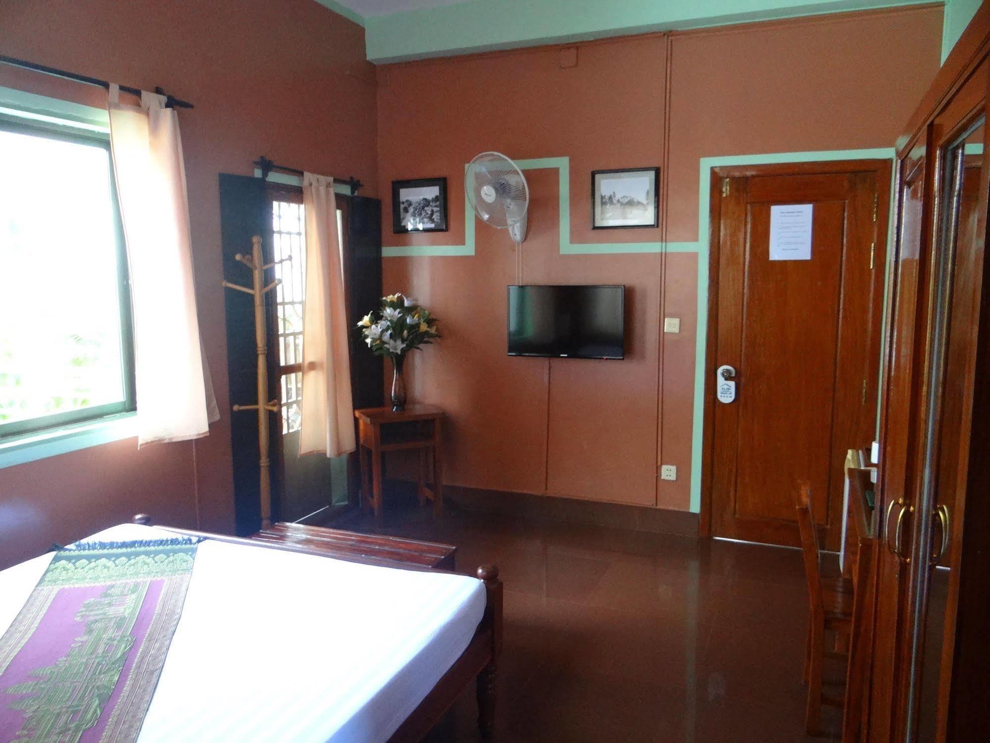Alibi Guesthouse Пном Пен Екстериор снимка