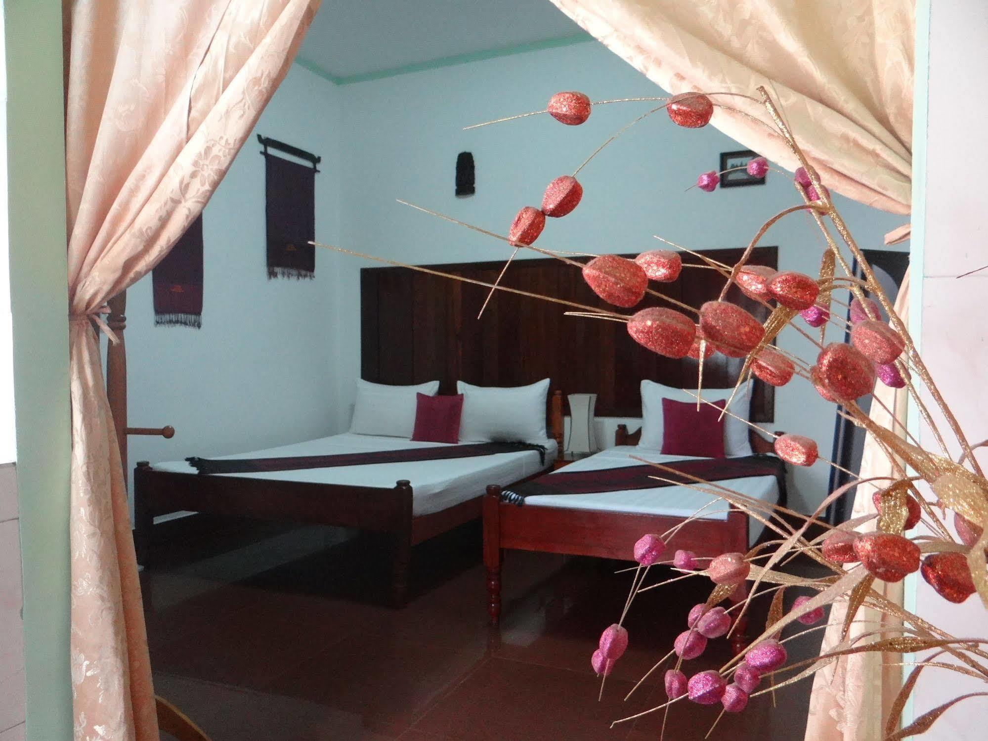 Alibi Guesthouse Пном Пен Екстериор снимка